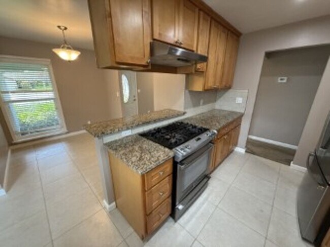 Building Photo - Single level 3 bedroom, 2 bath Home in the Cambrian Park Neighborhood. Great Schools. Close to Lo...