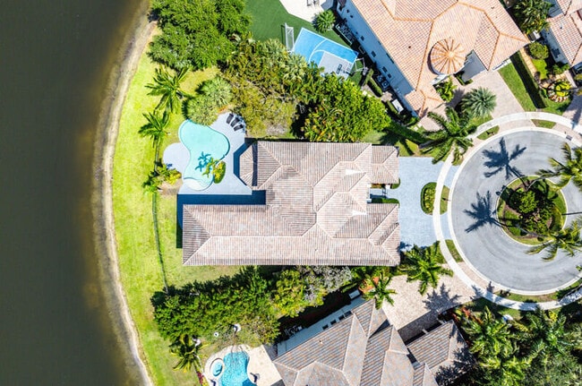 Building Photo - 17895 Cadena Dr