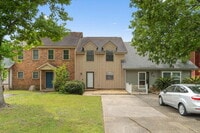 Building Photo - 216 Cloverdale Blvd