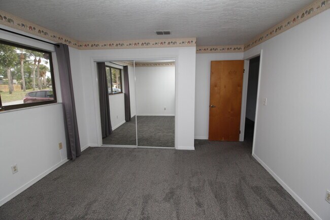 Building Photo - 652 Casa Grande Dr
