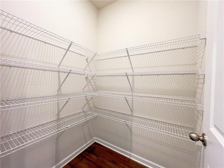 Building Photo - 6003 Hickory Crk Ct