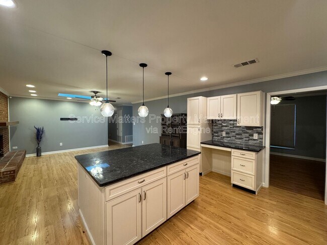 Building Photo - 8140 Tabaid Ln