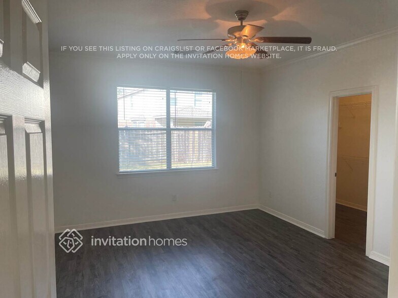 Building Photo - 411 Drake Ln