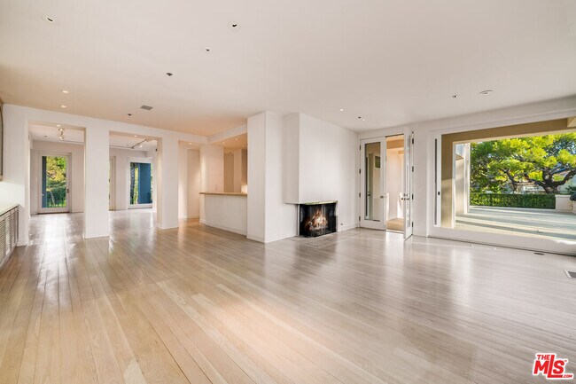 Building Photo - 1136 Calle Vista Dr