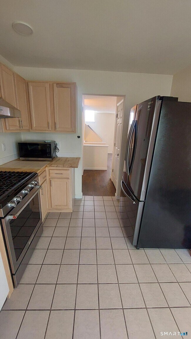 Building Photo - 11 Mannions Ln