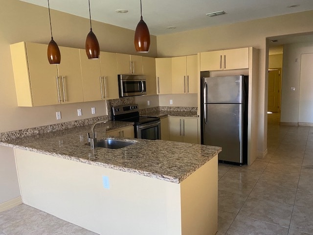 Building Photo - 3920 W Daffodil Ave