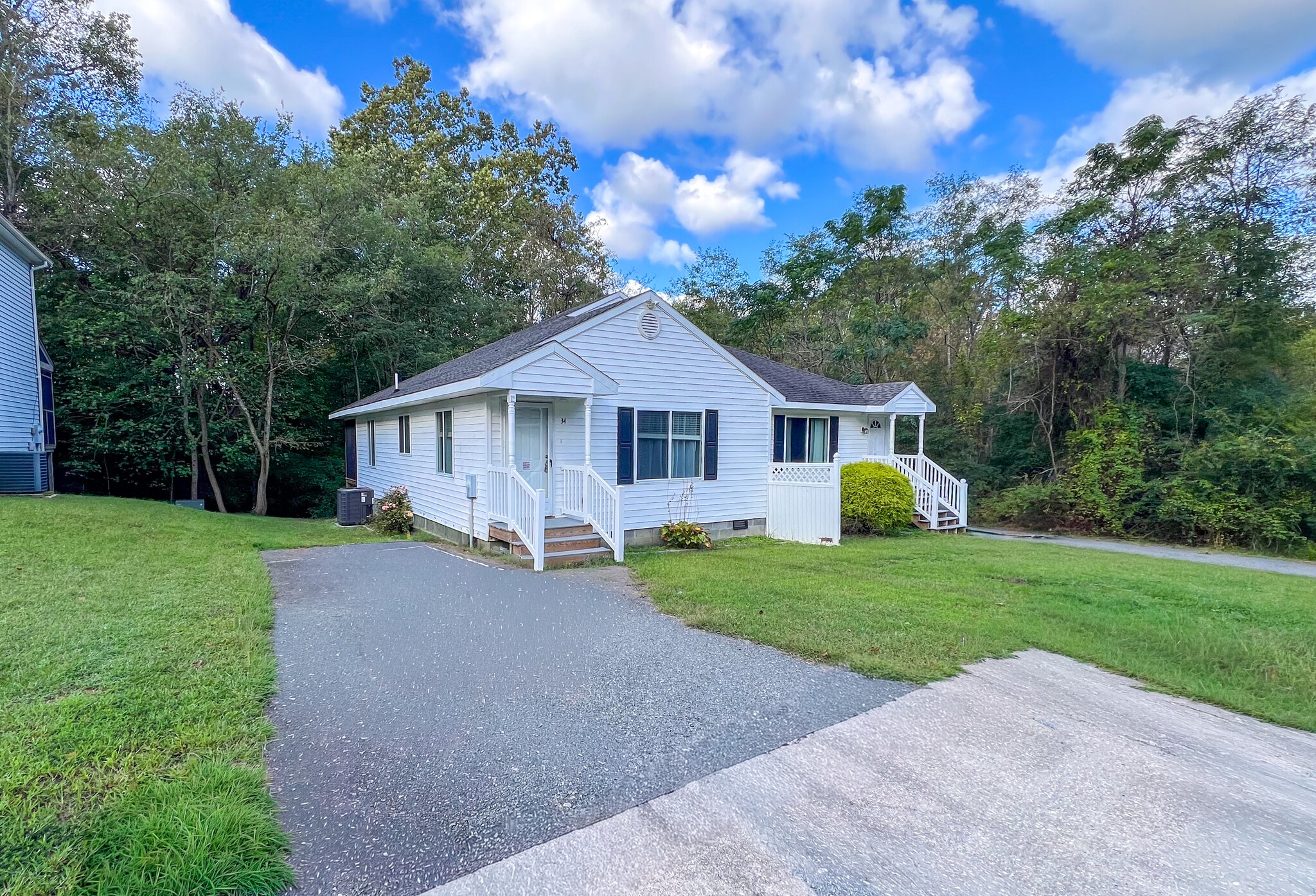 Building Photo - 34 Fox Hill Dr