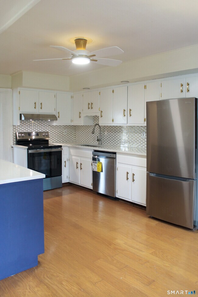 Building Photo - 651 Quinnipiac Ave