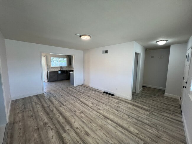 Building Photo - 5753 Mohican Dr