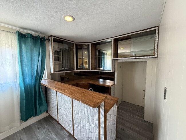 Building Photo - Updated single story home located in Ceres!
