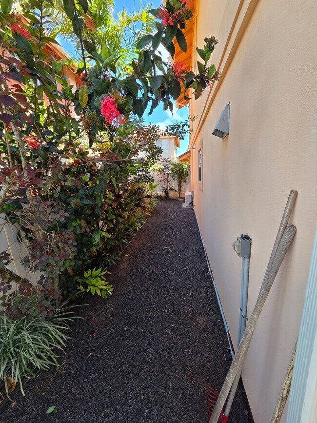 Building Photo - Spacious 2-Bedroom Home with loft in Tropics at Waikele with 2 car Garage
