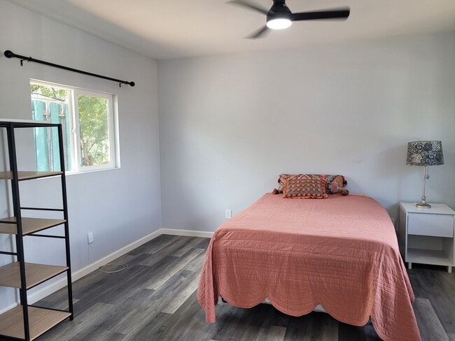 Building Photo - Ohana in Wailuku-Available Now!