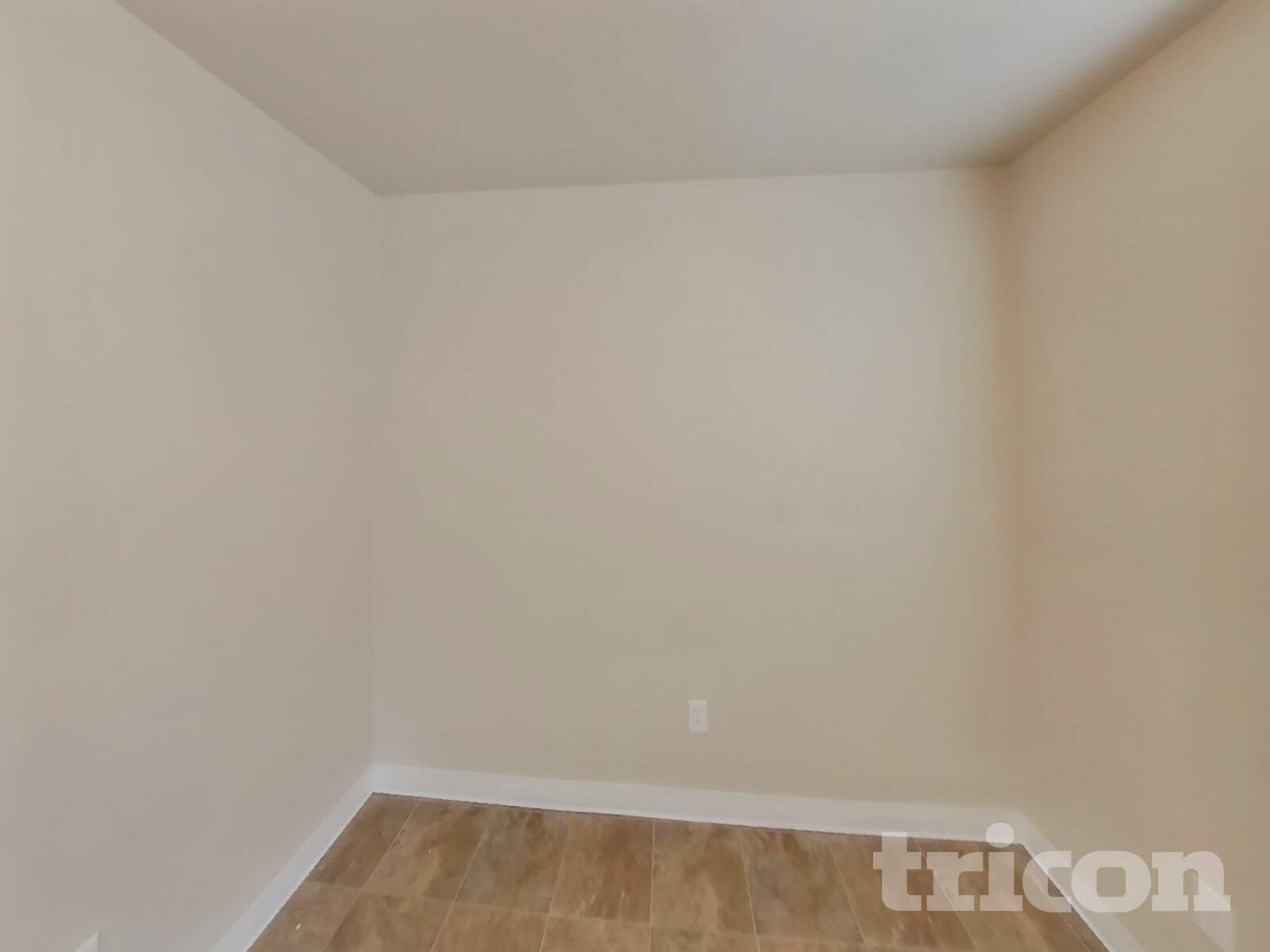 Building Photo - 622 6th Ave S