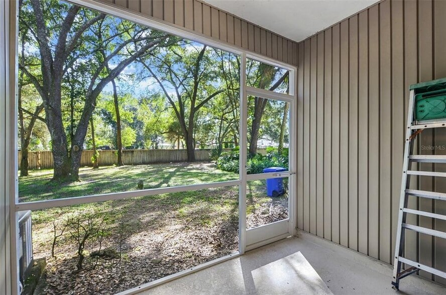 Building Photo - 2139 Golden Oak Ln