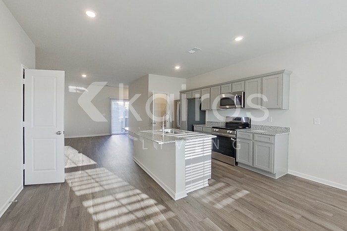 Building Photo - 2191 Banyan Cir
