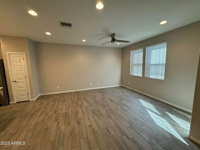 Building Photo - Newer townhome for rent in Tempe!