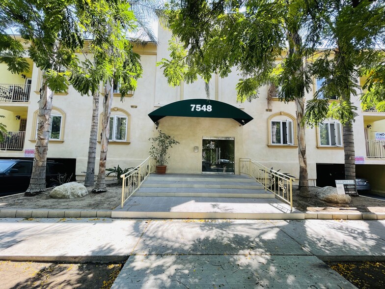 Primary Photo - 7548 Lexington Ave