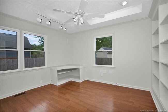 Building Photo - 5704 Kindley Dr