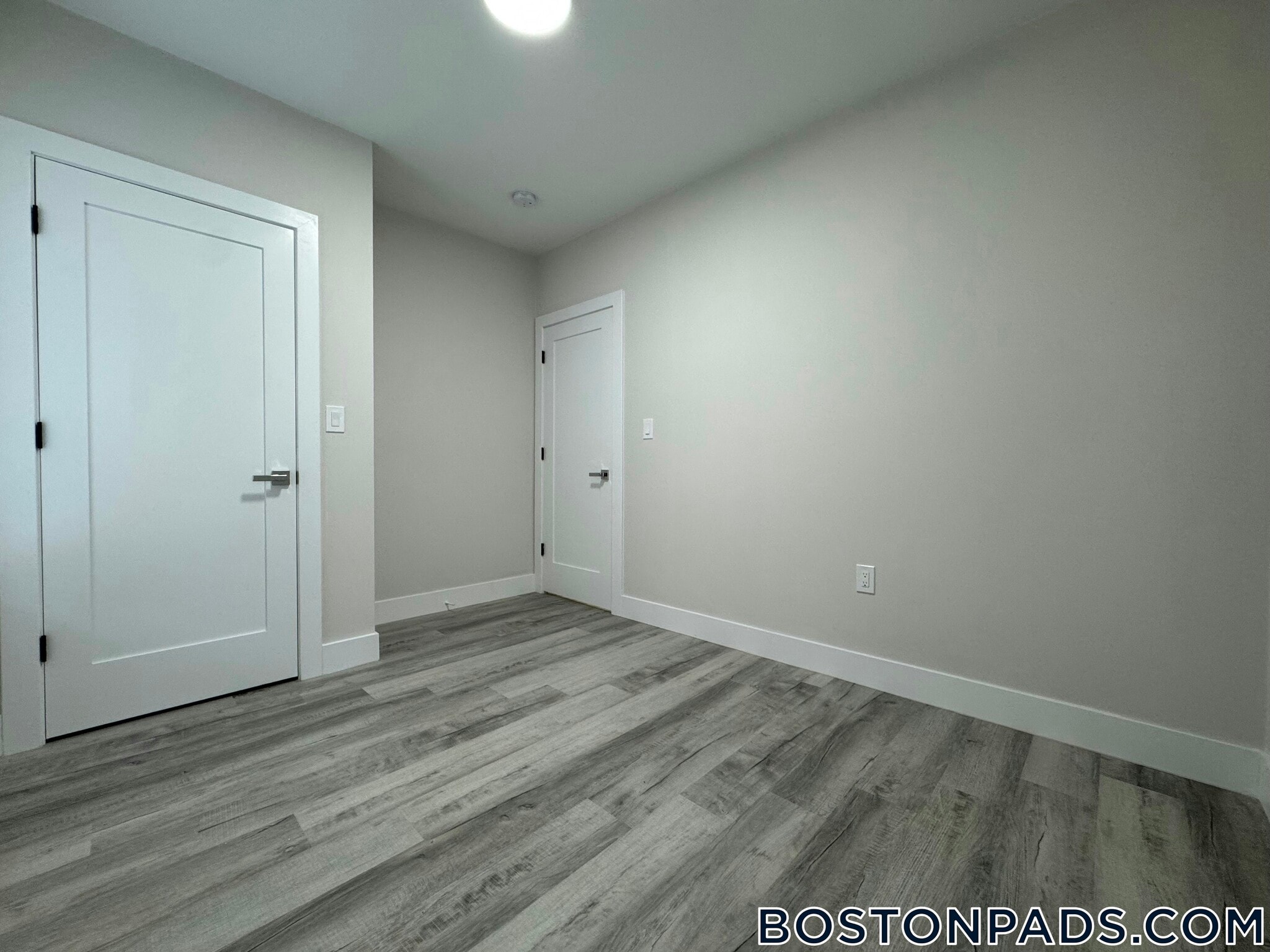 Building Photo - 10 Cawfield St