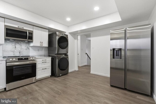 Building Photo - 2146 Woodford Rd