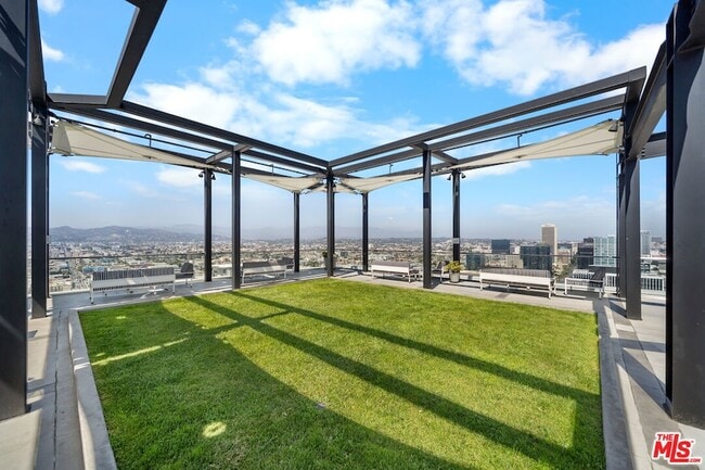 Building Photo - 3810 Wilshire Blvd