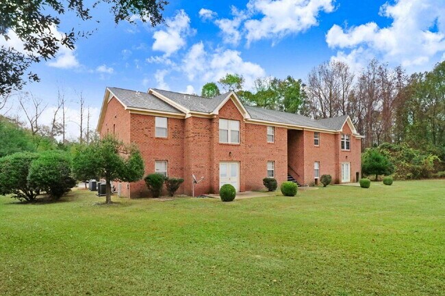 Building Photo - FOR RENT in Waynetique Apts ~ 2 Bedroom, 2 Bathroom Apartment in Goldsboro *Excellent Wayne Memor...