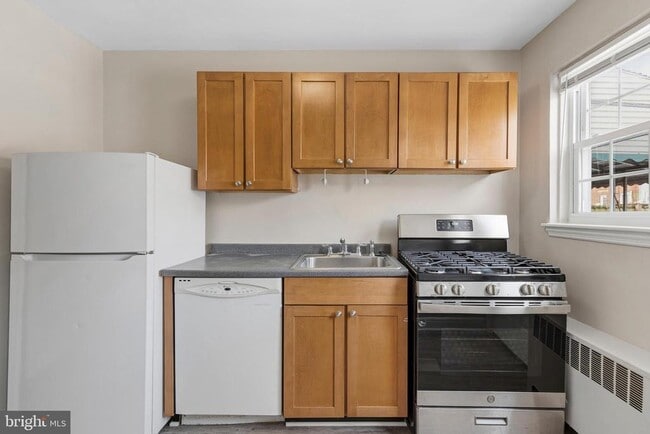 Building Photo - 8556 Willow Oak Rd