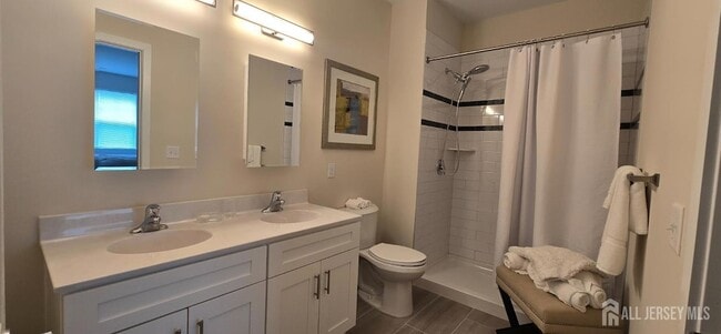 Building Photo - 211 Henderson Rd