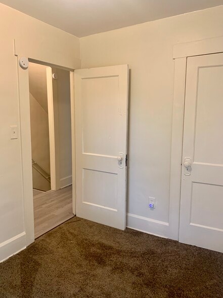 Building Photo - 1729 Edwards Ave NE