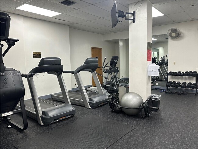 Building Photo - 3800 S Ocean Dr