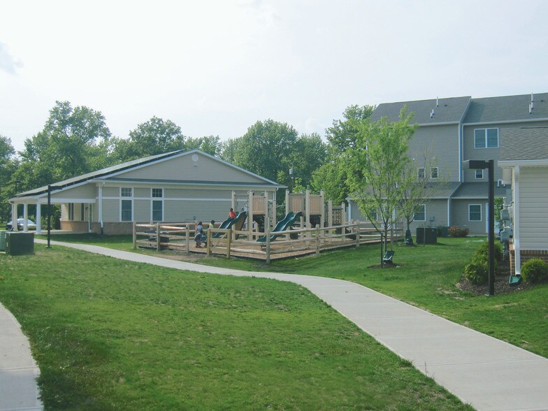 Whitney Crescent Apartments 814 Higgins Dr Glassboro NJ 08028