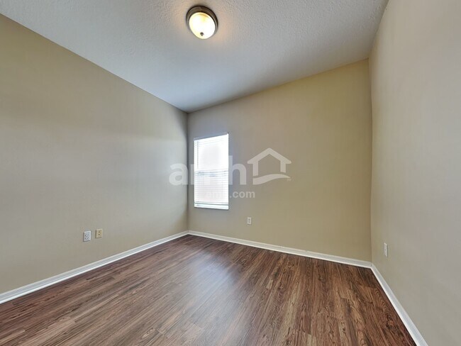 Building Photo - 7044 Monarch Park Dr