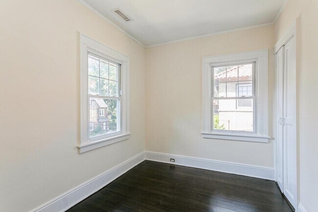 Building Photo - 371 Hayward Ave