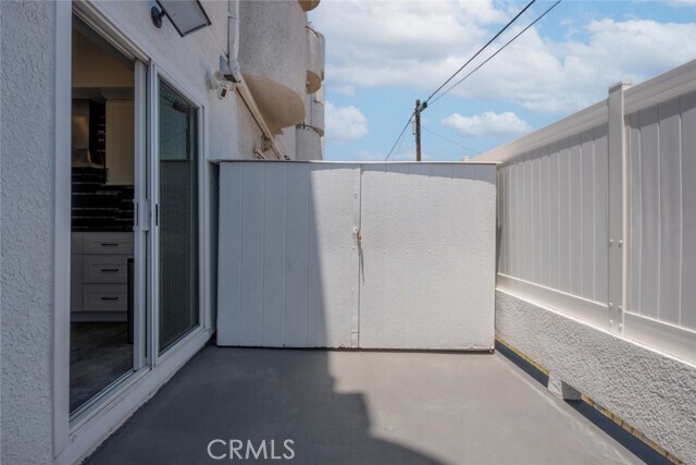 Building Photo - 6828 Laurel Canyon Blvd