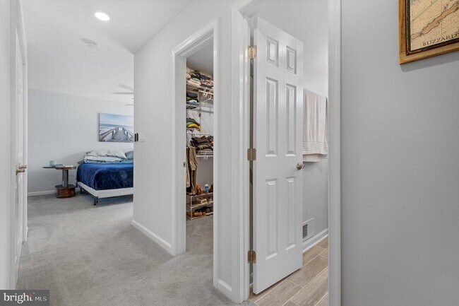 Building Photo - 1615 Spottsworth Way