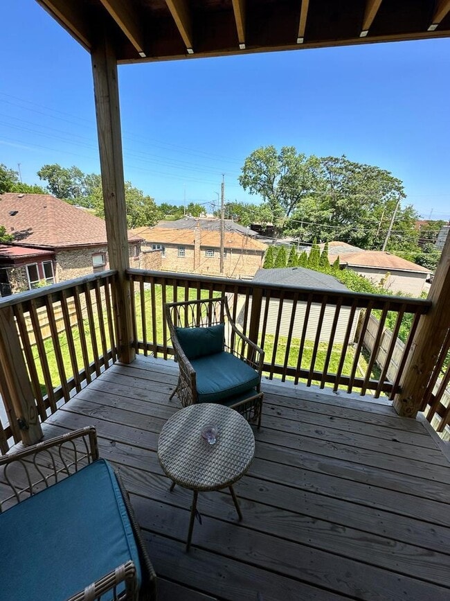 Building Photo - 6807 S Calumet Ave