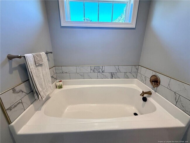 Building Photo - 171 Apache Trail