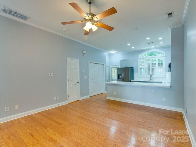 Building Photo - 1571 Pecan Ave