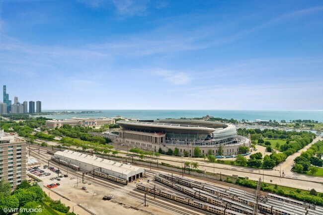 Building Photo - 1629 S Prairie Ave