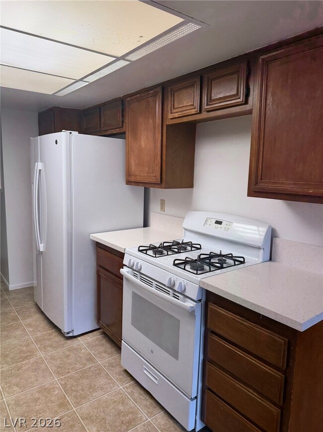 Building Photo - 2119 Pine Breeze Ln