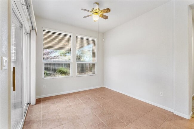 Building Photo - 1073 Huntly Dr