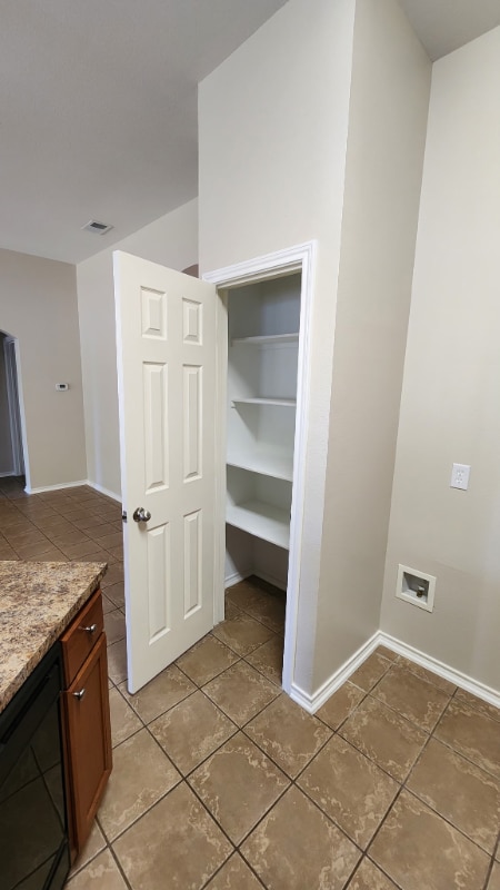 Building Photo - 6053 Pine Cone Ln