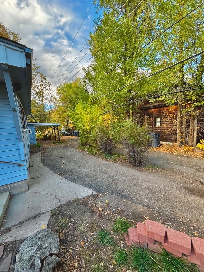 Building Photo - Stylish & Serene – One-Bedroom Golden Hous...