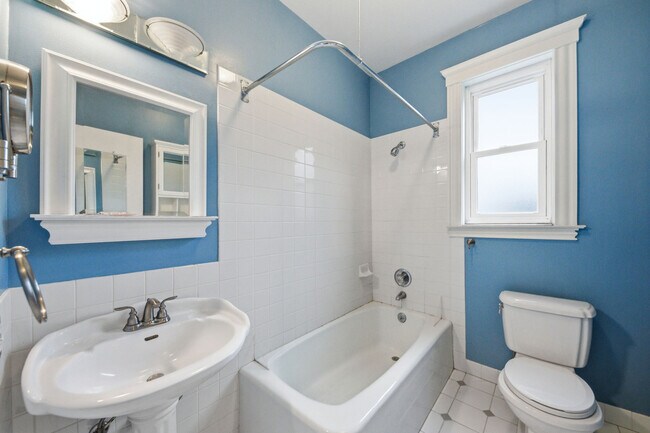 Building Photo - 2211 California St