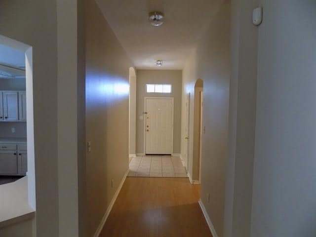 Building Photo - 10467 Twin Circles Dr