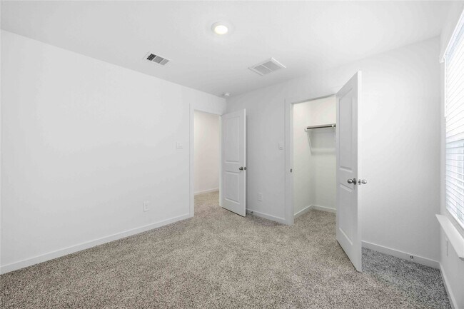 Building Photo - 28262 Meadowlark Sky Dr