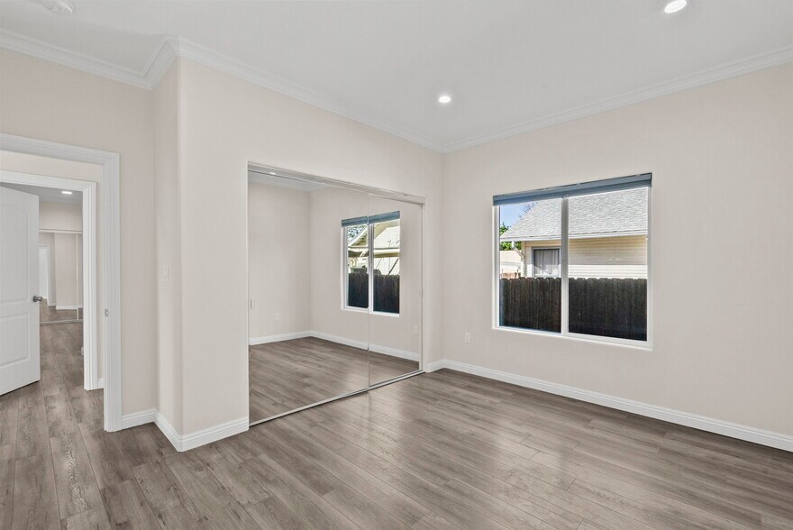 Building Photo - 6715 Cedros Ave