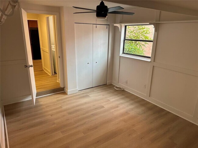 Building Photo - 5621 NW 16th St