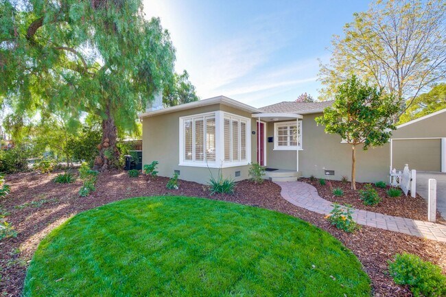 Building Photo - Wow! What a Great Home! Available Soon!