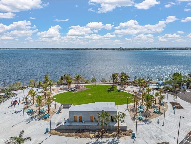 Building Photo - 4260 SE 20th Pl